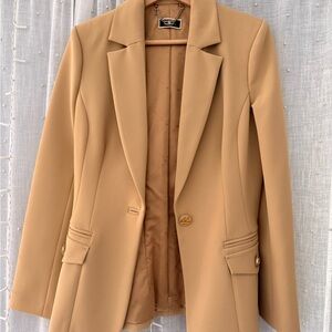 Elegant Tan Women's Blazer